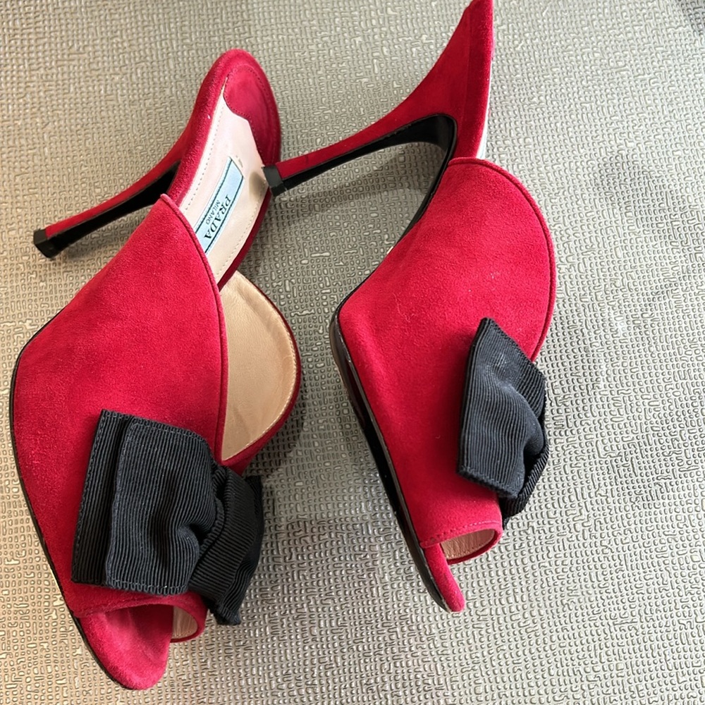 Shoe - Picture 2 of 3